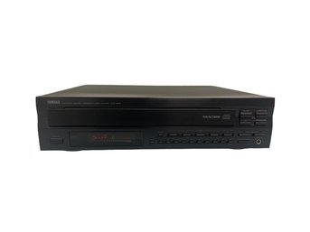 Yamaha Natural Sound Compact Disc Player CDC- 665