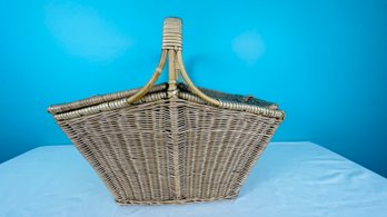 Can Picnic Basket