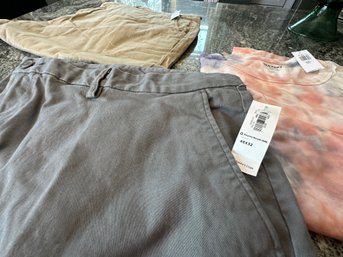 2 Pair Old Navy 48 X 32 Pants  Gray & Khaki & Old Navy XXXLT Tee Shirt Tied Dyed