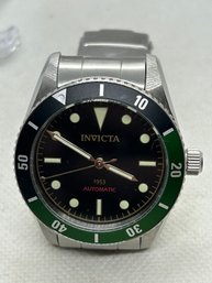 Pristine Never Worn INVICTA PRO DIVER AUTOMATIC- Stainless Case With Green/black Bezel