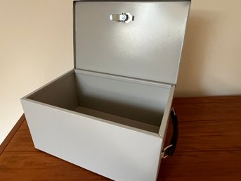 Metal Handled Lock Box With 2 Keys - Safe Storage