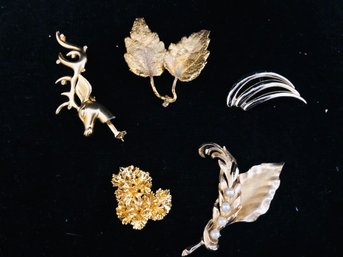 Metal Brooch Lot