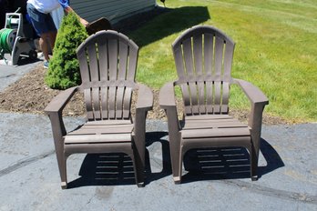 Pair Of Matching Plastic Brown Chairs Lawn Chairs