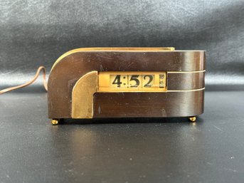 A Vintage 'Zephyr' Art Deco Clock By Lawson Time, Circa 1930s