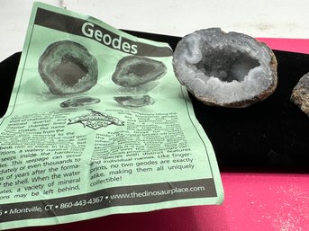 2 Geodes