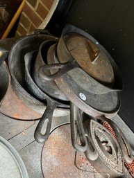 FIVE PIECES CAST IRON COOKWARE