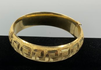 Gorgeous Lazer Hollow 14K Gold Hinged Bangle Bracelet ~ 25 Grams ~
