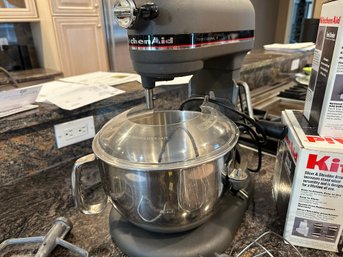 Kitchen Aid Mixer- Professional 6