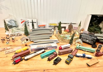 Fabulous Vintage Kato Precision Railroad Set - Over 100 Pieces/Items