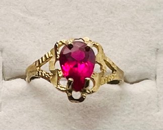 VINTAGE CHILDS 14K GOLD PEAR SHAPPED RUBY RING