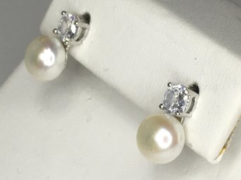 Wonderful Genuine Cultured Pearl Mounted In Sterling Silver With White Zircons - Very Nice - BRAND NEW !