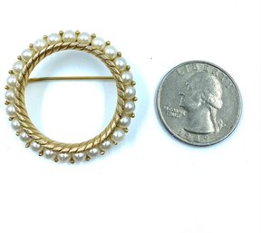 Gold Tone And Faux Pearl Wreath Brooch