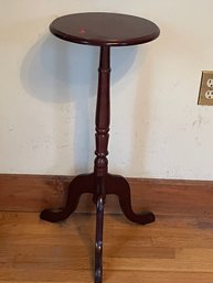 A MAHOGANY CANDLE STAND