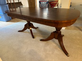 Beautiful English Dining Table With 2 Leaves And Covers