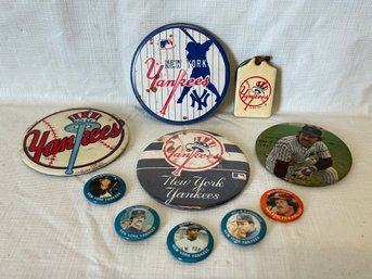 Great Grouping Of Vintage Baseball Buttons- Yankees And Hall Of Famers