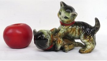 A Very Cute Royal Pottery Japan Figurine Of Two Kittens Playing 1950's Era