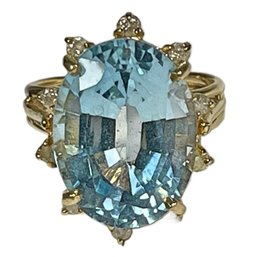 14K Gold Large Aquamarine And Diamond Dinner Ring Size 5.5