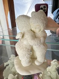 Snowbabies Figurine - Hugging