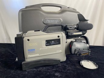 Panasonic S-VHS Reporter AG-455 Pro Line Camcorder