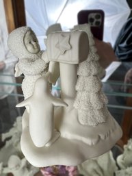 Snowbabies Figurine Mailing A Star