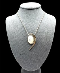 Beautiful Vintage Sterling Silver Signed Mother Of Pearl Pendant On Italian Sterling Silver Rope Chain