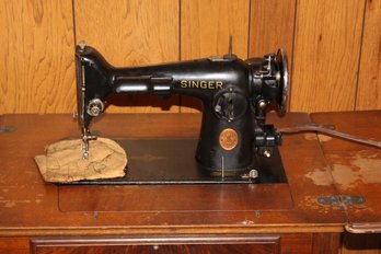 Table With Fold Out Antique Singer Sewing Machine 26x18x31