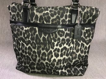 Very Nice COACH Silver / Black Leopard Purse - Canvas With Black Leather Handles - Trim And Tag - NICE !