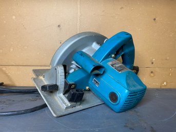 Makita Corded Circular Saw Model 5007NB - Tested And Working