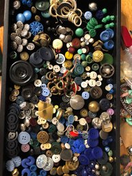 Over 350 Vintage Buttons.    Lot 4B