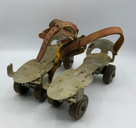 Vintage Union Hardware Co Metal Roller Skates ~ Speedee ~ (J)