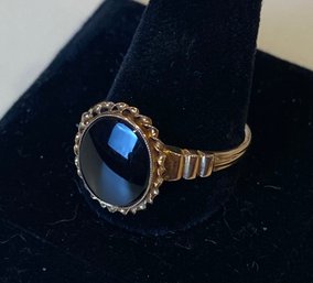 Unmarked Ladies Onyx Ring