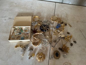 Group Of Miscellaneous Costume Jewelry