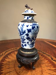 Lovely Antique / Vintage Asian Lidded Blue & White Urn On Carved Wooden Stand - Foo Dog Lid - Very Nice !