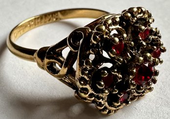 Vintage 18 Karat HGE Gold & Red Stone Ring, Size 6.5