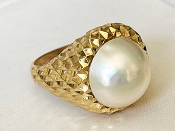 A Pearl Ring In 14K Gold Setting