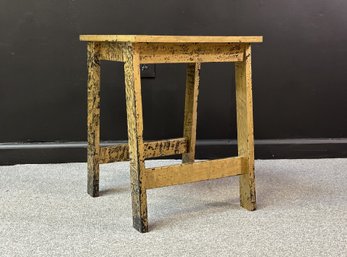 A Stylish Side Table With A Black & Gold Finish