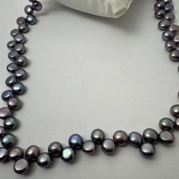 VINTAGE ZIG ZAG BLUISH PURPLE PEARL NECKLACE