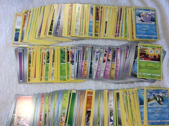 Large Lot Of Assorted Pokemon Cards #3 - More Than 900 Cards - K