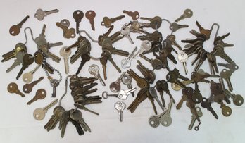 Five Full Rings Plus Of Mixed Vintage Car & Lock Keys - Lot 7