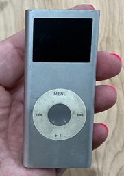 2GB Silver Apple Ipod Nano