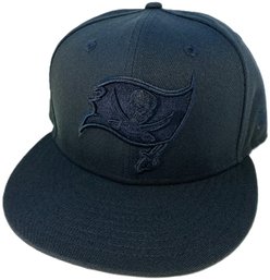 New Era Black On Black Tampa Bay Buccaneers Snapback Cap (NEVER WORN)