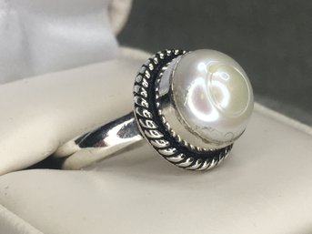 Lovely 925 / Sterling Silver Ring With Genuine Cultured Pearl - Very Nice Hand Done Sterling Rope Border