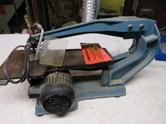 Reliant 8' Scroll Saw With Extra Blades