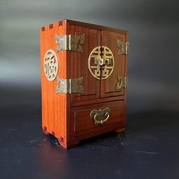 A Chinese Style Jewelry Box