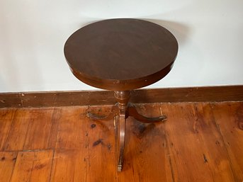 Mersman Round Top Side Table In Mahogany