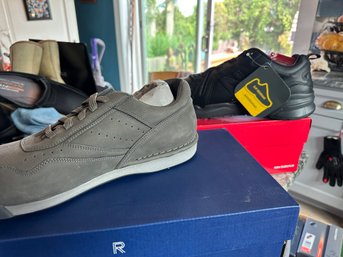 2 Pair Mens Shoes NEW IN BOXES -  ROCKPORT AND NEW BALANCE