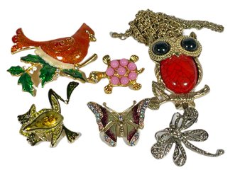 Lot Five Pieces Costume Animal Pins Brooches And Necklace Owl, Frog, Bird, Turtle, Etc.