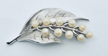 VINTAGE SIGNED CROWN TRIFARI SILVER TONE PEARL LEAF BROOCH