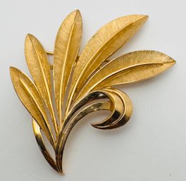 VINTAGE SIGNED CROWN TRIFARI GOLD TONE LEAF SPRAY BROOCH