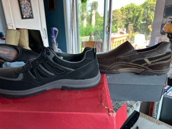 2 PAIR Men's Shoes NEW IN BOXES  Rockport